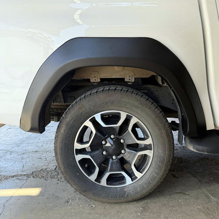 Allargamenti Parafanghi per Toyota Hilux 8ª Serie Facelift 2020+