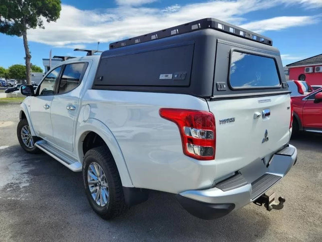 Mitsubishi L200 2015-2019 Fanale Rosso Bianco Sinistro Tyc