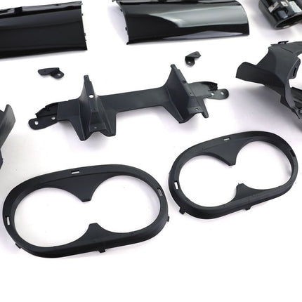 Installazione del diffusore posteriore AMG su una Mercedes CLA C118, dal 2019 al 2022