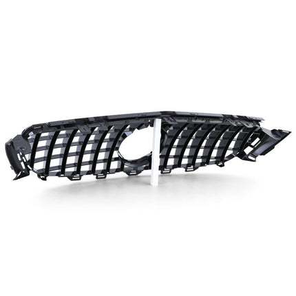 Installazione facile della griglia anteriore GT-R su Mercedes W213 S213, migliora estetica e impatto visivo del veicolo.