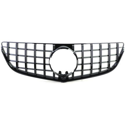 Installazione della griglia anteriore GTR nero lucido su Mercedes C207, perfetta adattabilità