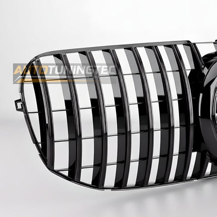 Vista ravvicinata della griglia anteriore sportiva per Mercedes GLS X167, finitura nero lucido.