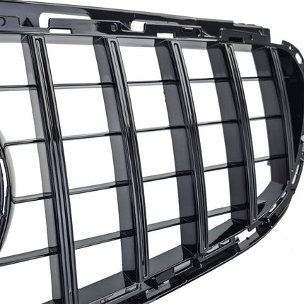 Griglia GT-R nero lucido su Mercedes W212, compatibile con i modelli dal 2013 al 2016, look rinnovato.