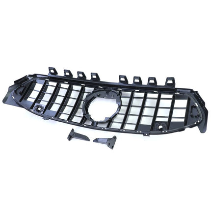 Immagine dimostrativa griglia originale sostituita da GTR Panamericana su Mercedes CLA X118.