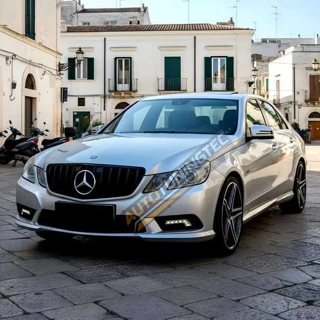 Calandra sportiva nera lucida per Mercedes W212 S212 dal 2009 al 2013, pronta per telecamera