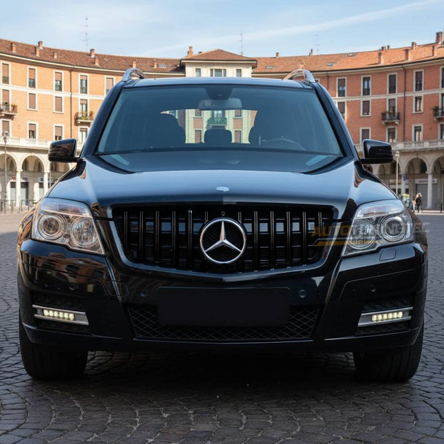 Mascherina sportiva nera per Mercedes GLK X204 (2008-2012) con design GT-R, facile da installare.