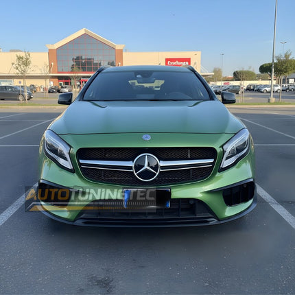 Installazione plug & play della griglia AMG Look su Mercedes GLA X156 2013-2016.